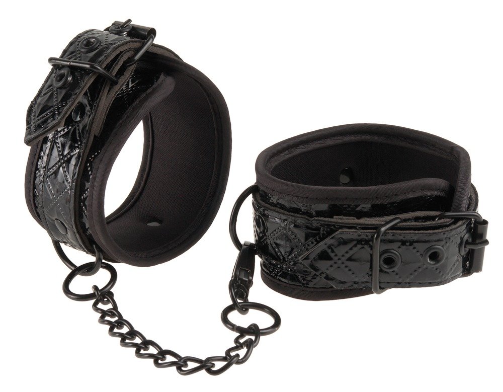 Stylische und robuste Handfesseln von Couture Cuffs Stylische und robuste Handfesseln von Couture Cuffs